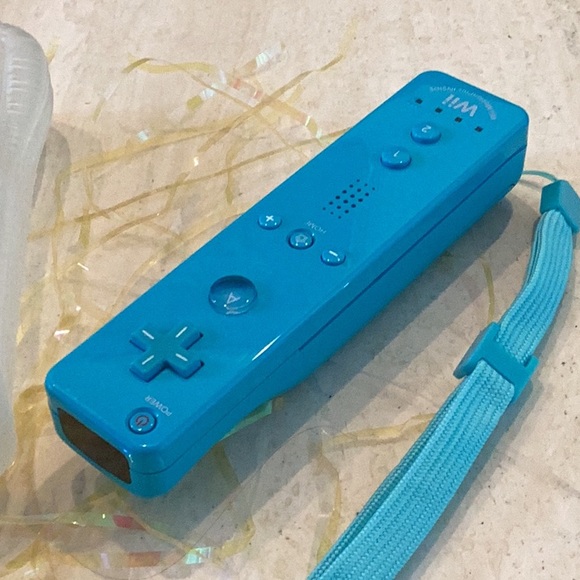 Nintendo Wii Remote Motion Plus Inside Controller Blue & Wrist Strap & Cover - Picture 5 of 9